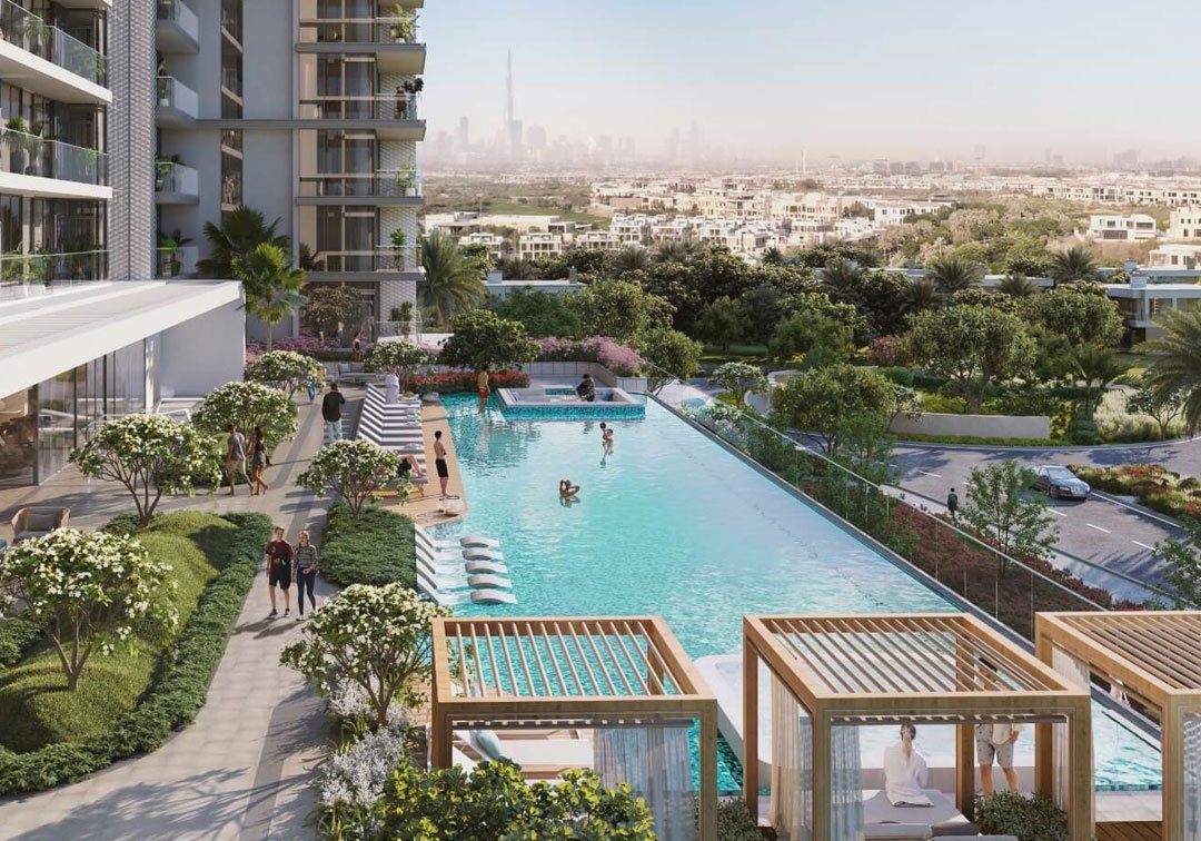 How can expats buy freehold property in the UAE?